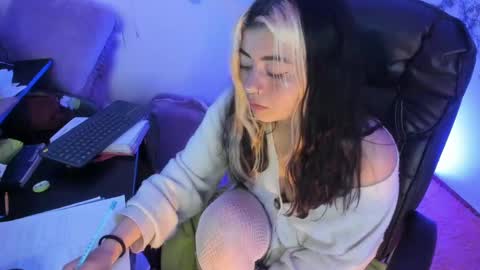   online show from 02/11/25, 06:40