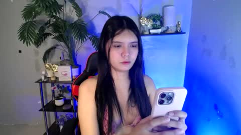 Snapshot of sampaguita_pinayxx chatting on 07/06/26, 12:57 SOFIA online show from 07/06/26, 12:57