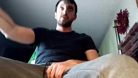 Snapshot of samthebully chatting on 10/06/25, 05:49 SamTheBully online show from 10/06/25, 05:49