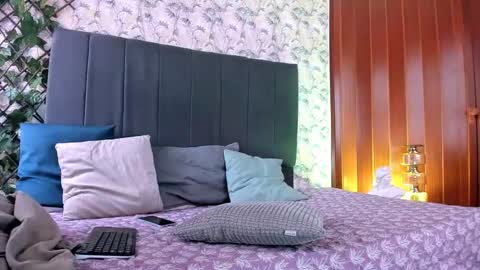 samu_aristisabal online show from 10/06/25, 01:41