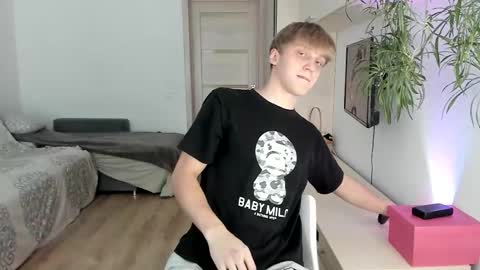 Snapshot of samuel_clark chatting on 10/16/25, 09:21 Sam online show from 10/16/25, 09:21