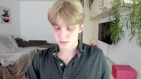 Snapshot of samuel_clark chatting on 10/21/25, 04:57 Sam online show from 10/21/25, 04:57