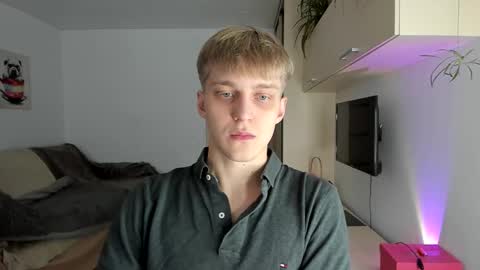 Snapshot of samuel_clark chatting on 11/05/25, 07:52 Sam online show from 11/05/25, 07:52