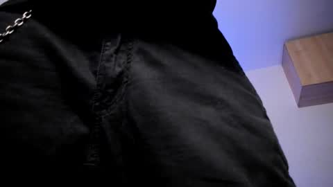   online show from 09/28/25, 02:06