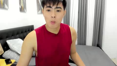 Snapshot of samuelangelo chatting on 09/14/25, 03:27 Sam online show from 09/14/25, 03:27