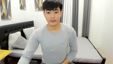 Snapshot of samuelangelo chatting on 11/19/25, 03:56 Sam online show from 11/19/25, 03:56