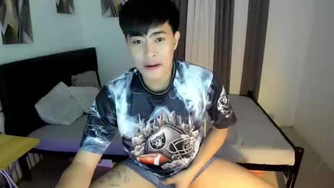 Snapshot of samuelangelo chatting on 11/23/25, 02:44 Sam online show from 11/23/25, 02:44