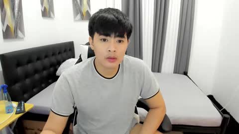 Snapshot of samuelangelo chatting on 12/01/25, 05:51 Sam online show from 12/01/25, 05:51