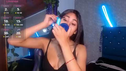 Laura mejia online show from 07/22/26, 08:33