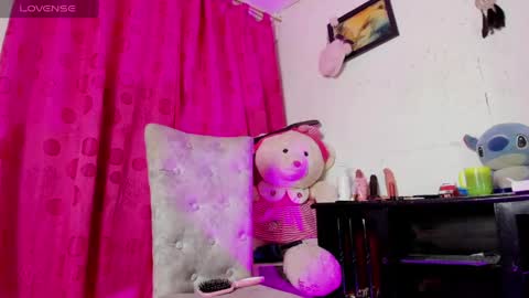 Snapshot of samy_ice chatting on 05/17/26, 07:32 samy_ice online show from 05/17/26, 07:32