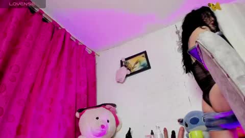 Snapshot of samy_ice chatting on 05/19/26, 11:00 samy_ice online show from 05/19/26, 11:00