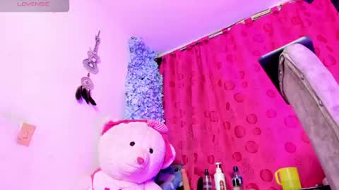 Snapshot of samy_ice chatting on 06/14/26, 02:24 samy_ice online show from 06/14/26, 02:24
