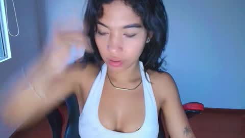 Hello I am absent due to a family calamity I will return soon-hola estoy ausente por un problema familiar volvere pronto. online show from 11/24/25, 10:53