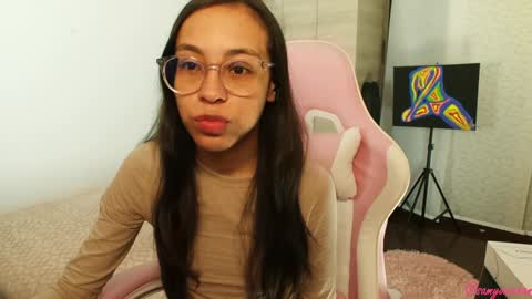 Snapshot of samyonichan chatting on 12/17/24, 03:50 Special show on 17 december and 23 UwU online show from 12/17/24, 03:50