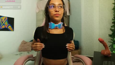 Snapshot of samyonichan chatting on 01/06/25, 04:26 Special show on 17 december and 23 UwU online show from 01/06/25, 04:26