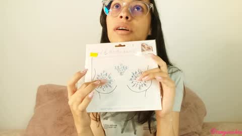 Snapshot of samyonichan chatting on 02/06/25, 04:21 Special show on 17 december and 23 UwU online show from 02/06/25, 04:21