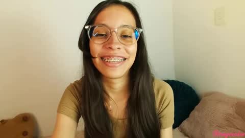 Snapshot of samyonichan chatting on 02/09/25, 07:27 Special show on 17 december and 23 UwU online show from 02/09/25, 07:27