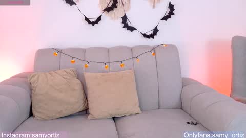 Snapshot of samyortiz_ chatting on 10/29/25, 02:19 Samy and Juan online show from 10/29/25, 02:19