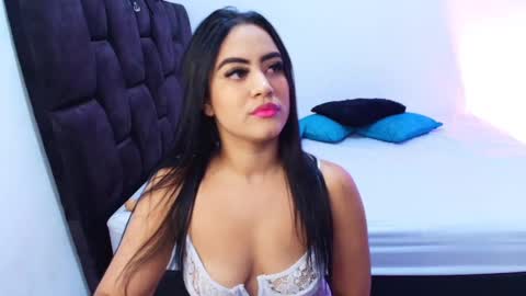 Snapshot of samyrosss6 chatting on 02/10/25, 11:13 Samy online show from 02/10/25, 11:13