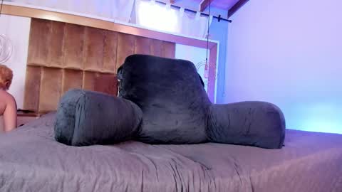 samysharky online show from 11/12/25, 02:39