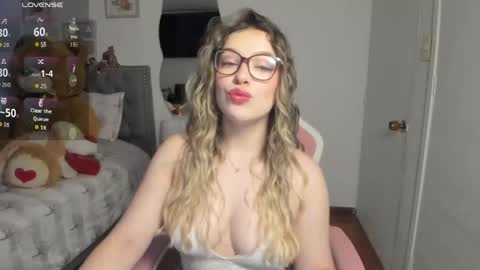 Snapshot of samysweet_8 chatting on 03/30/26, 12:28 Samanta online show from 03/30/26, 12:28