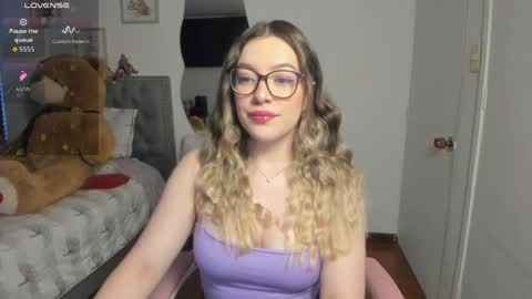 Snapshot of samysweet_8 chatting on 04/04/26, 11:08 Samanta online show from 04/04/26, 11:08