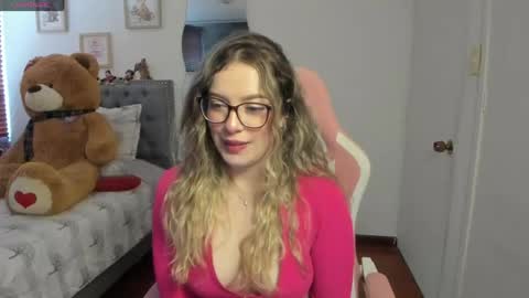 Snapshot of samysweet_8 chatting on 04/17/26, 01:47 Samanta online show from 04/17/26, 01:47