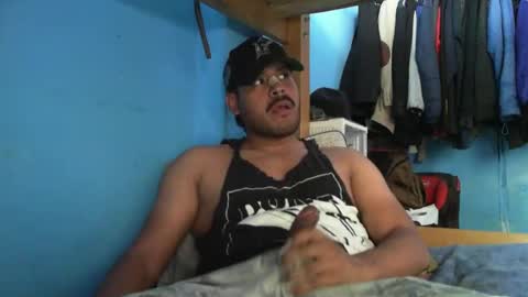 Snapshot of sandalo123 chatting on 04/11/26, 06:01 sandalo123 online show from 04/11/26, 06:01
