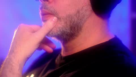 Snapshot of sanders_white chatting on 11/16/25, 11:32 Sanders online show from 11/16/25, 11:32