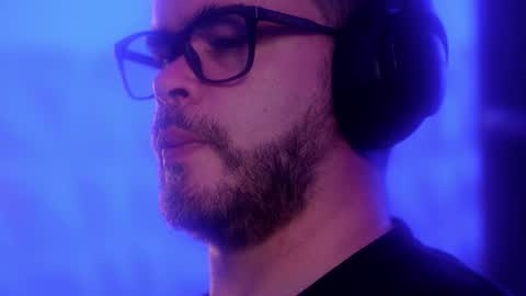 Snapshot of sanders_white chatting on 12/18/25, 04:51 Sanders online show from 12/18/25, 04:51