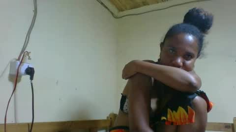 Snapshot of sandolahh chatting on 10/25/25, 07:38 SANDO online show from 10/25/25, 07:38