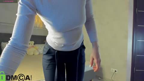 Snapshot of sandra__wilson chatting on 05/13/26, 01:47 Sandra online show from 05/13/26, 01:47