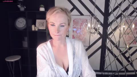 Sandra online show from 02/04/25, 08:24
