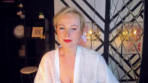 Sandra online show from 02/09/25, 05:40