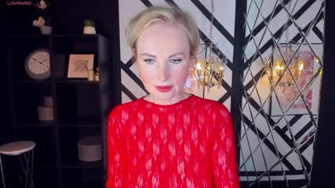 Sandra online show from 02/10/25, 05:47