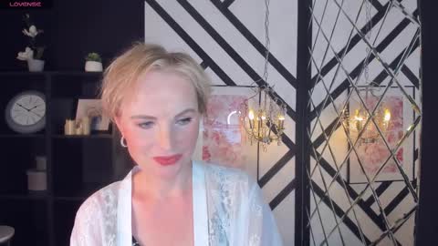 Sandra online show from 02/11/25, 05:16