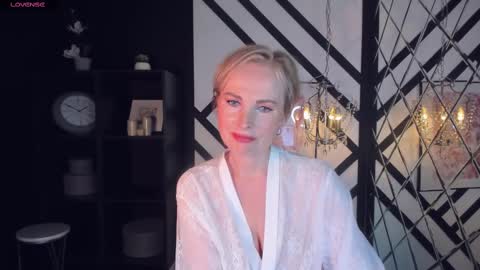 Sandra online show from 02/13/25, 08:59