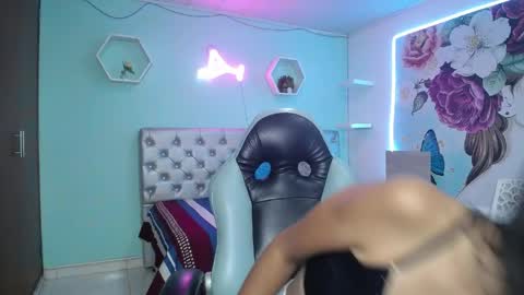 Snapshot of sandra_petite19 chatting on 04/16/26, 03:07 sandra online show from 04/16/26, 03:07