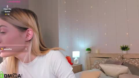 sandraa_anderson online show from 11/20/25, 12:33