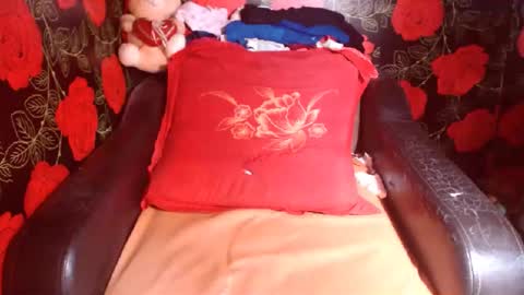 Snapshot of sandrabenet chatting on 11/06/25, 05:47 Sandra online show from 11/06/25, 05:47