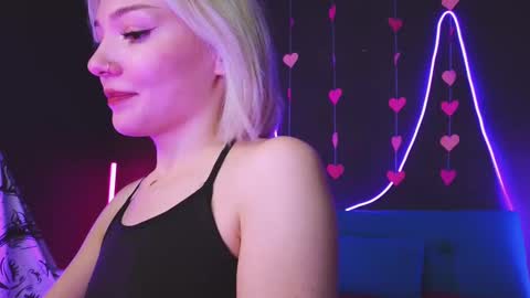 Sandy  online show from 02/20/25, 07:34