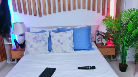 Snapshot of sandrasilverx chatting on 12/05/25, 07:43 Sandra online show from 12/05/25, 07:43