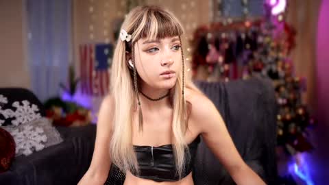 Snapshot of sandy_candycrush chatting on 12/30/24, 01:47 Sandy Nekochan online show from 12/30/24, 01:47