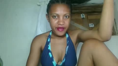 Snapshot of sanelie09 chatting on 11/12/25, 09:21 sanelie09 online show from 11/12/25, 09:21