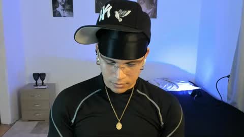 Snapshot of sant_wahlberg chatting on 06/16/26, 11:51 Sant online show from 06/16/26, 11:51