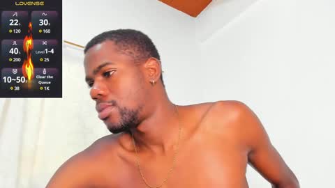 Snapshot of santi_brown1 chatting on 03/03/25, 08:54 Santibrown online show from 03/03/25, 08:54