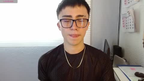 Snapshot of santi_fabulous chatting on 12/28/24, 09:40 santi_fabulous online show from 12/28/24, 09:40