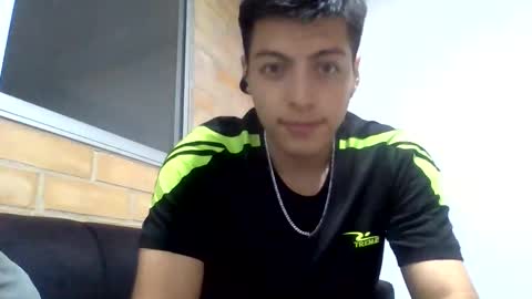Snapshot of santi_henao chatting on 06/10/26, 06:23 Santiago Henao online show from 06/10/26, 06:23