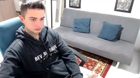 santi_ss online show from 11/23/25, 02:22