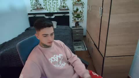 santi_ss online show from 04/15/26, 04:03